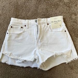 NEW WITH TAGS Abercrombie Mom Short Mid Rise Curve Love